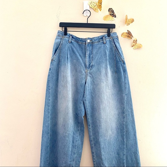 NWT: ANTHROPOLOGIE Pilcro | Single Front-Pleated, High Rise, Relaxed Fit Jeans - Picture 2 of 9
